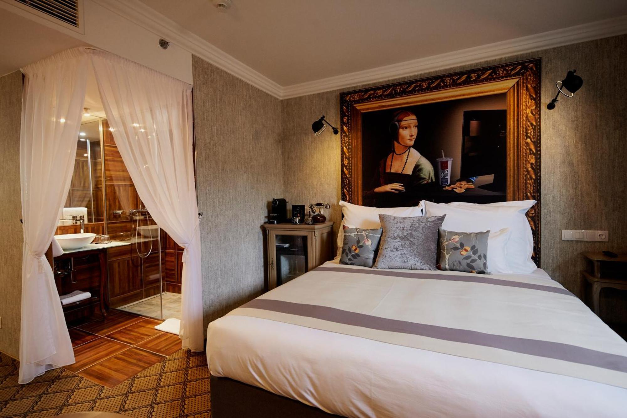 Superior King Room