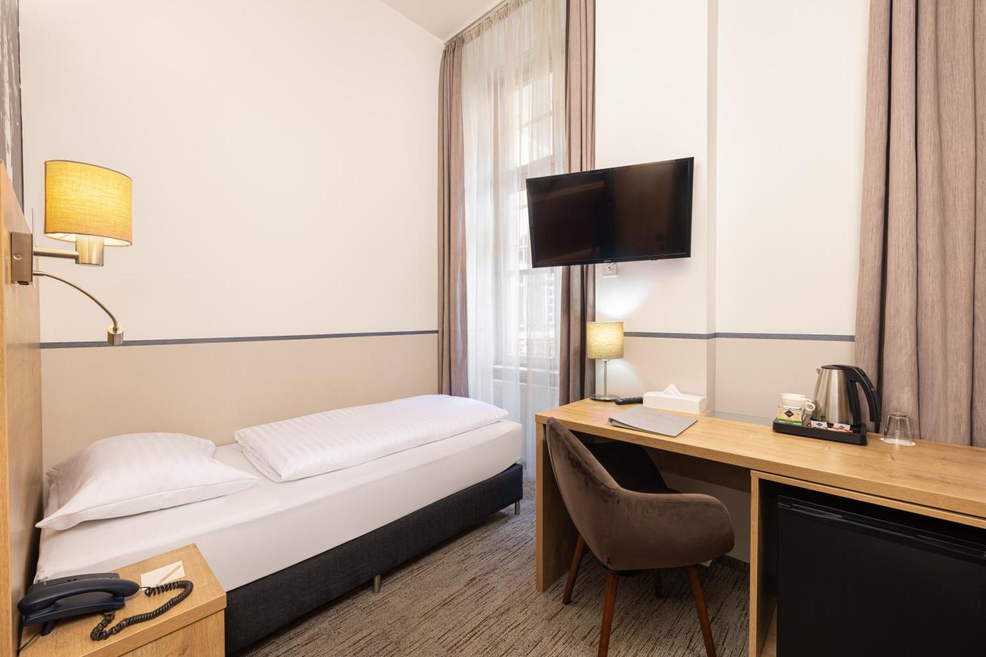 Single Room,1576689020:JPEG